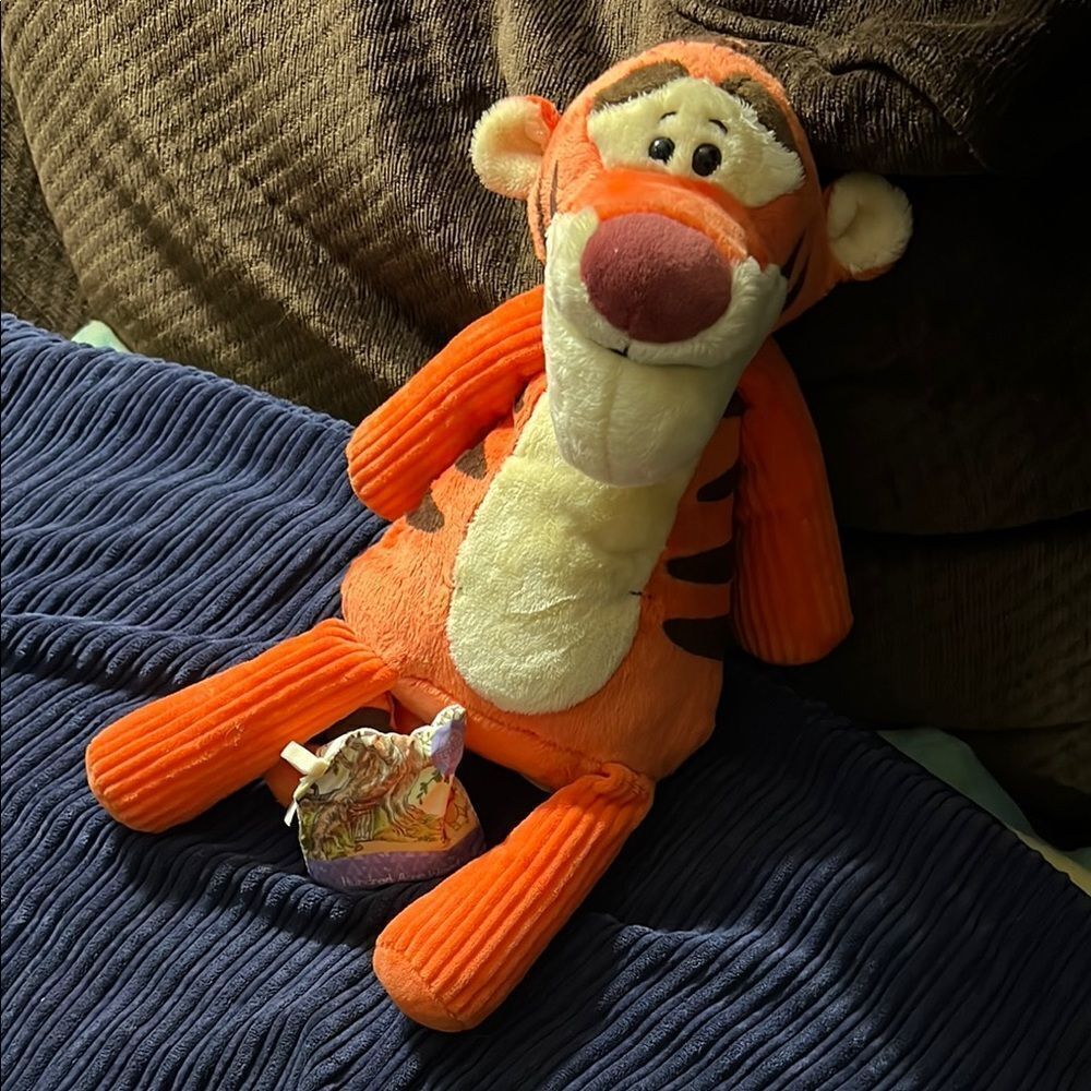 Disney SCENTSY Buddy TIGGER Plush Winnie The Pooh WITH HUNDRED ACRE WOODS PACK